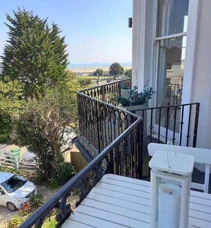 Wight On The Beach, Sleeps 4, Free Off Road Parking, Balcony With Sea Views Райд Екстер'єр фото