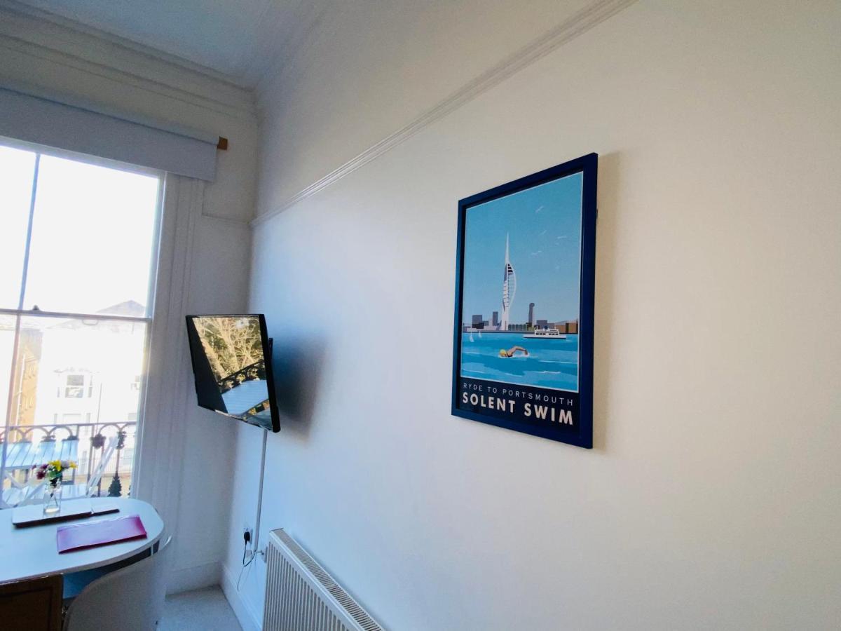 Wight On The Beach, Sleeps 4, Free Off Road Parking, Balcony With Sea Views Райд Екстер'єр фото